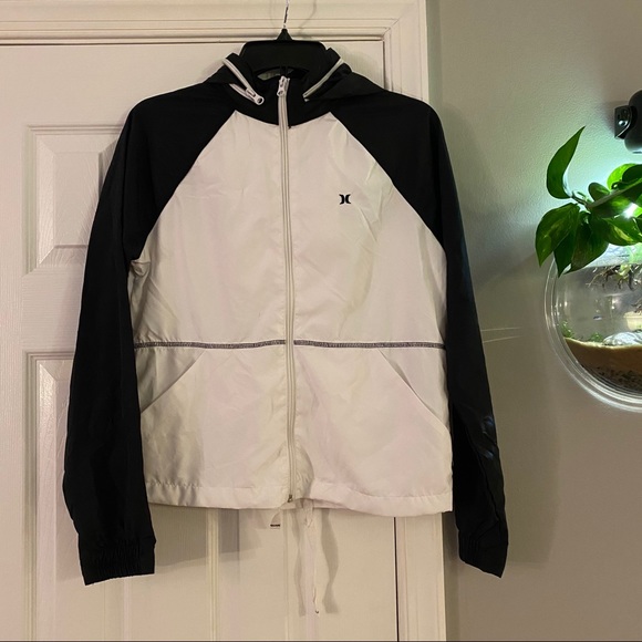Hurley Black & White Windbreaker Medium Hide Away Zipper Hood Rain Jacket - Picture 1 of 7